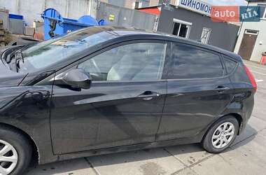 Хэтчбек Hyundai Accent 2013 в 