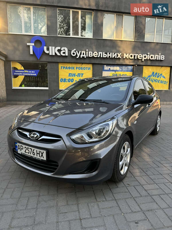 Hyundai Accent 2013