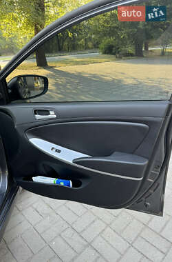 Седан Hyundai Accent 2013 в 