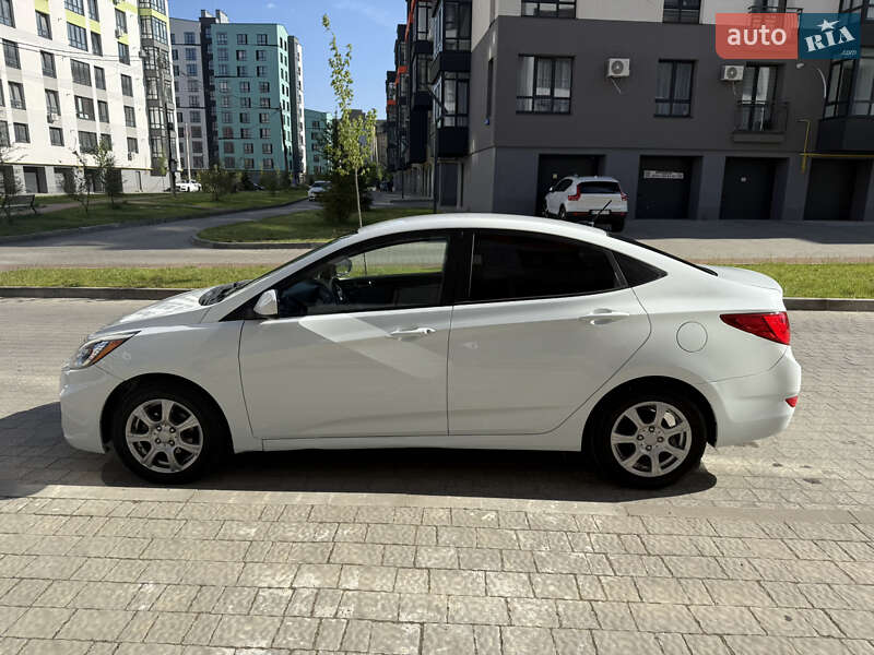 Седан Hyundai Accent 2015 в Івано-Франківську