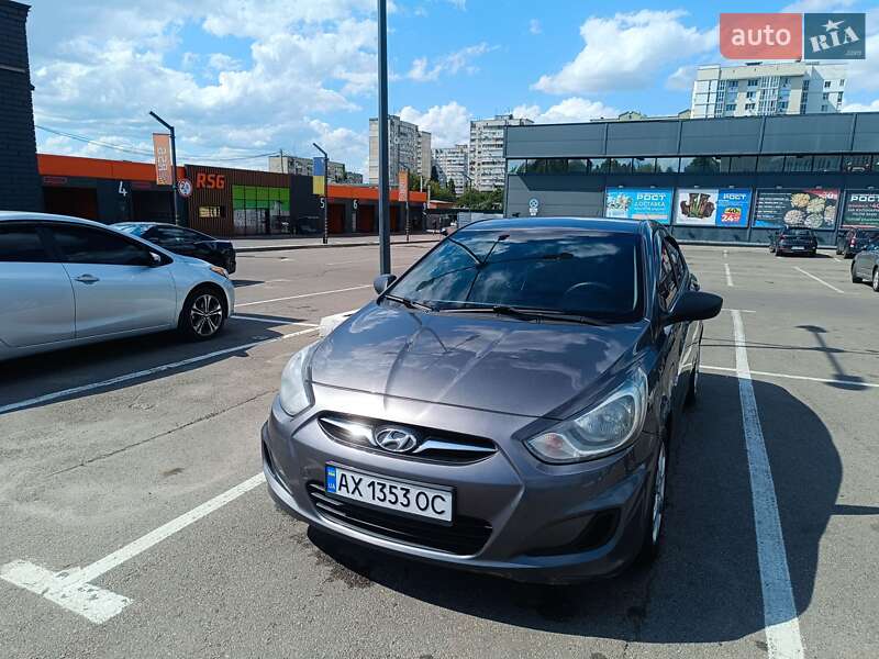 Hyundai Accent 2013