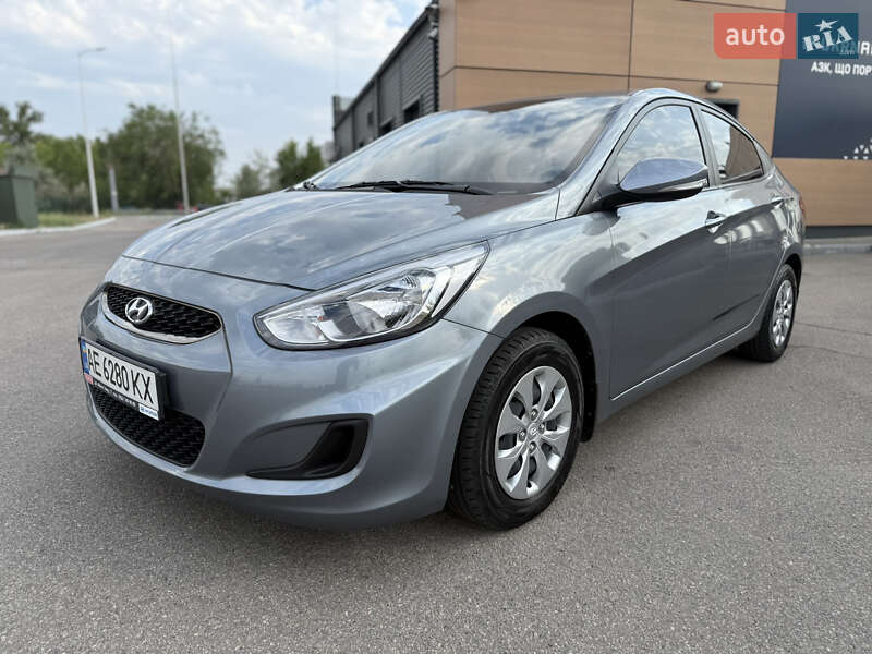 Седан Hyundai Accent 2019 в Днепре