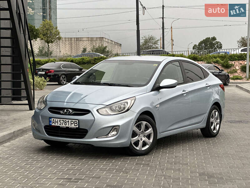 Hyundai Accent 2011