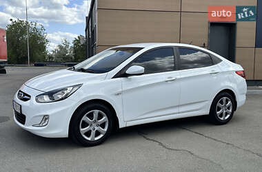 Седан Hyundai Accent 2013 в Дніпрі