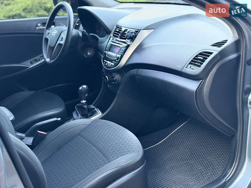 Седан Hyundai Accent 2019 в Днепре