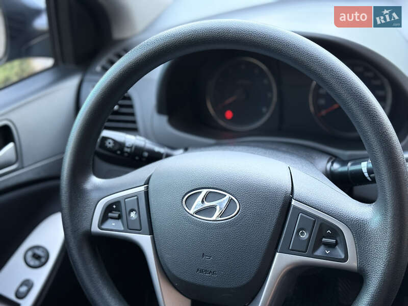 Седан Hyundai Accent 2019 в Днепре