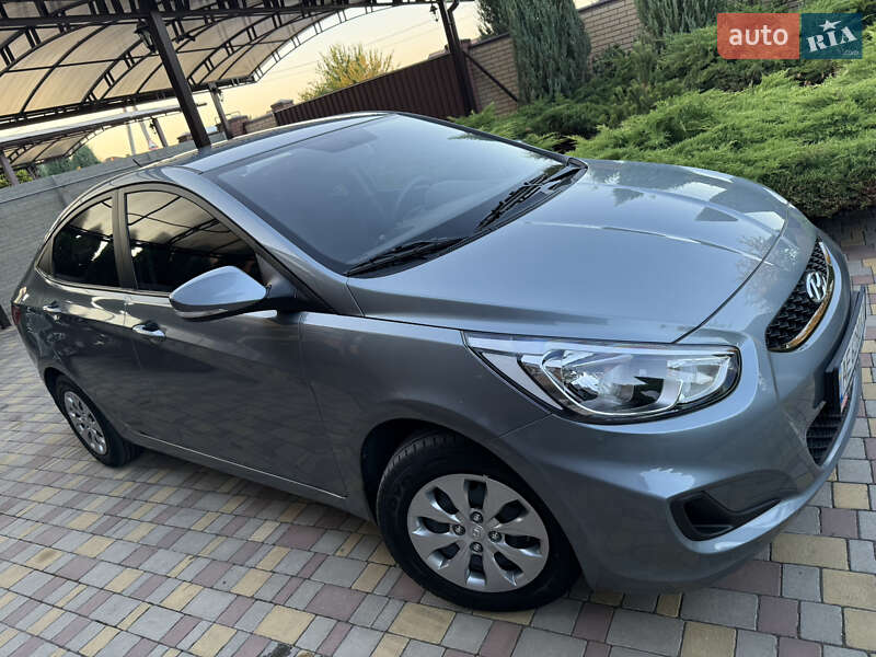 Седан Hyundai Accent 2019 в Днепре