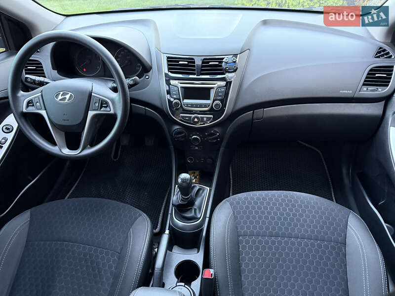 Седан Hyundai Accent 2019 в Днепре