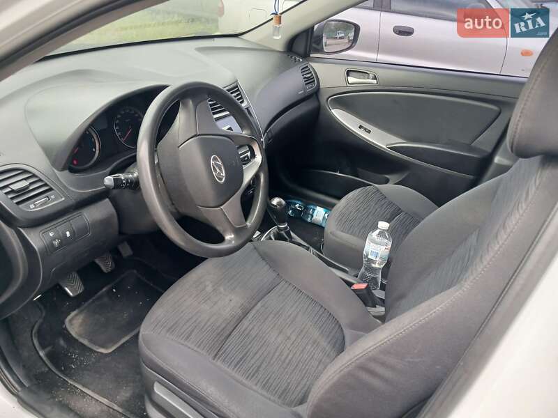 Седан Hyundai Accent 2017 в Киеве