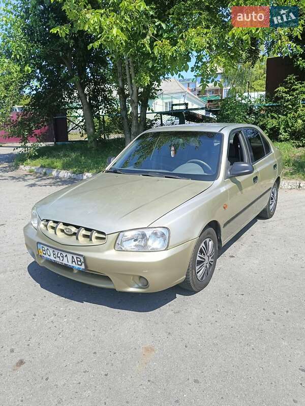 Hyundai Accent 2000