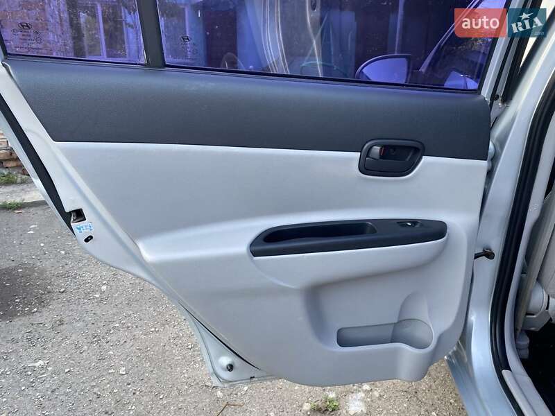 Седан Hyundai Accent 2008 в Путивле