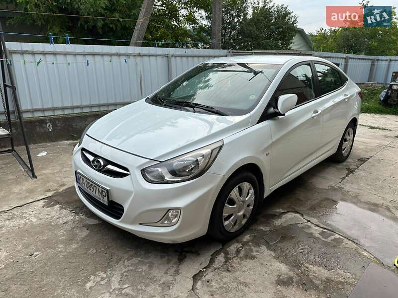 Hyundai Accent 2011