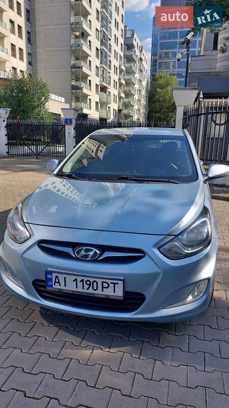 Hyundai Accent 2012