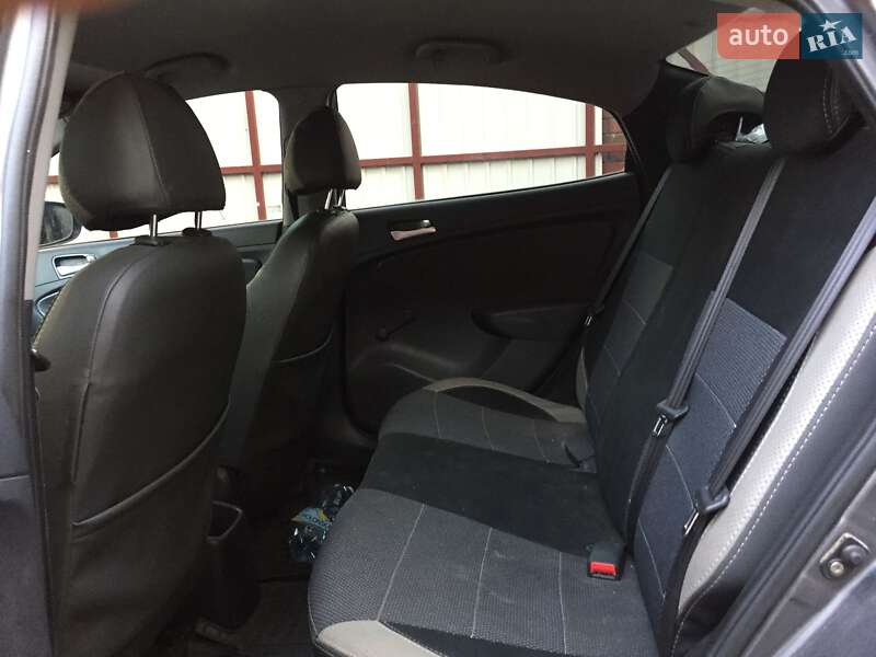 Седан Hyundai Accent 2014 в Кривому Розі