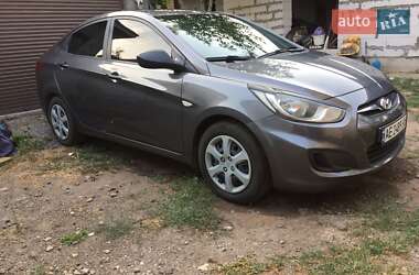 Седан Hyundai Accent 2014 в Кривому Розі