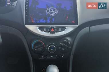 Седан Hyundai Accent 2011 в 