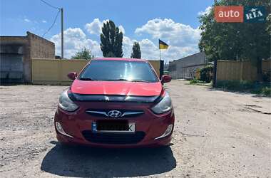 Hyundai Accent 2012