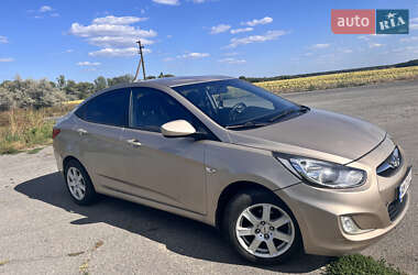 Седан Hyundai Accent 2011 в Днепре