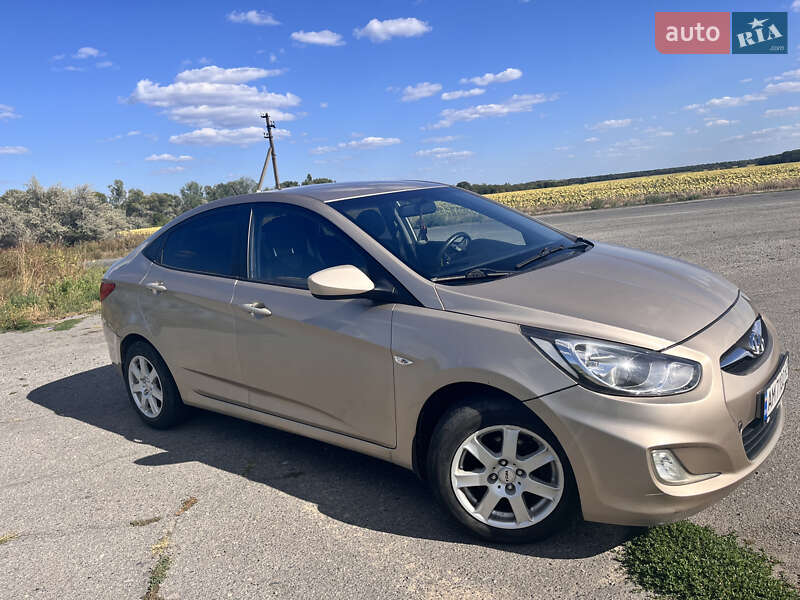 Седан Hyundai Accent 2011 в Днепре