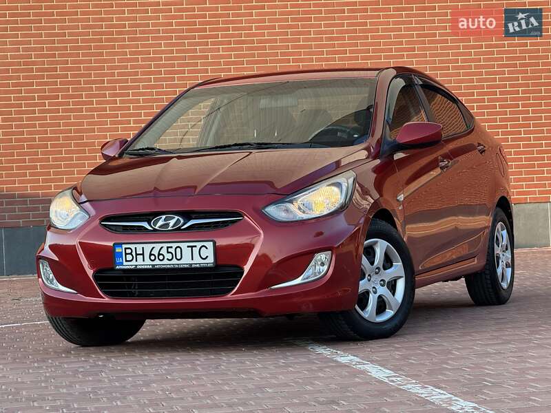 Hyundai Accent 2011