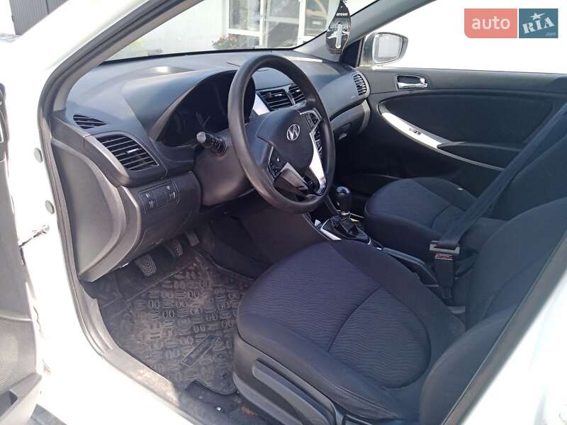 Седан Hyundai Accent 2013 в Остроге фото 2 Седан Hyundai Accent 2013 в Остроге
