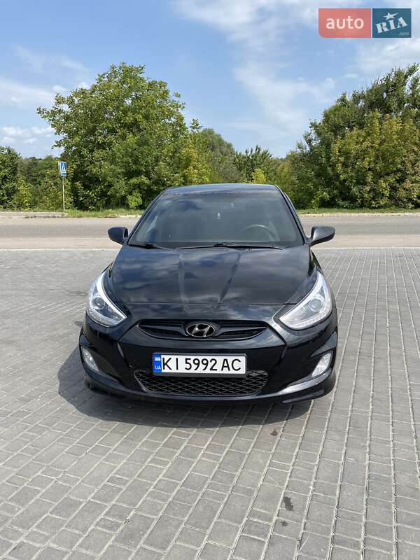 Седан Hyundai Accent 2013 в  фото Седан Hyundai Accent 2013 в