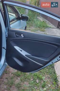 Седан Hyundai Accent 2013 в 