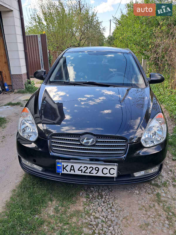 Hyundai Accent 2010 Hyundai Accent 2010