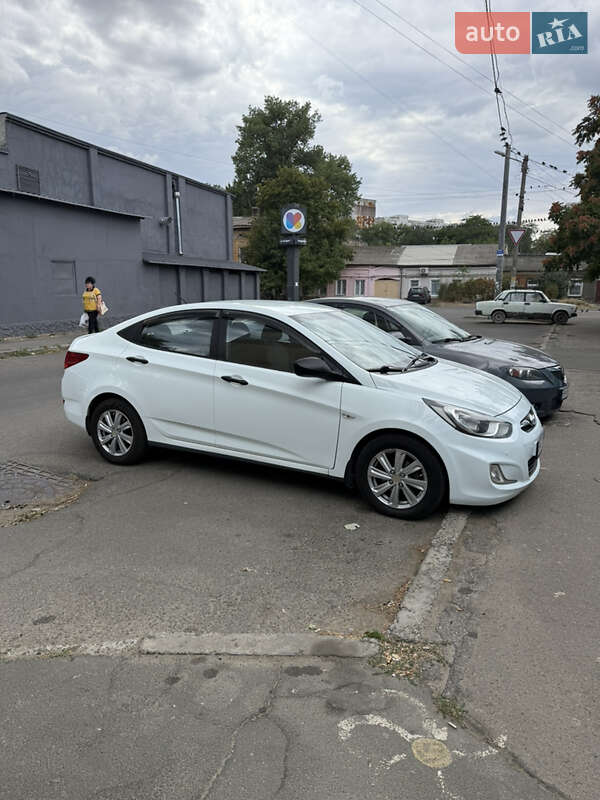 Седан Hyundai Accent 2013 в Одессе