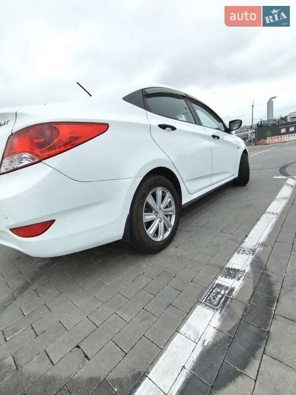 Седан Hyundai Accent 2013 в Одессе