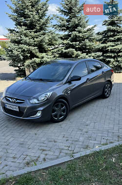 Седан Hyundai Accent 2013 в 