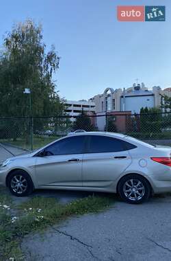 Седан Hyundai Accent 2012 в Полтаві