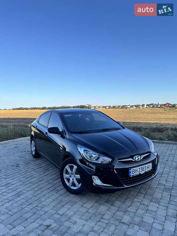 Седан Hyundai Accent 2011 в 
