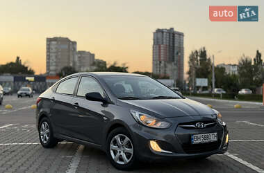 Hyundai Accent 2013 Hyundai Accent 2013