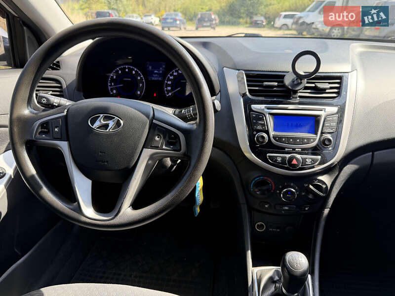 Хэтчбек Hyundai Accent 2013 в Киеве