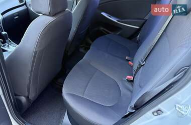 Хэтчбек Hyundai Accent 2012 в 