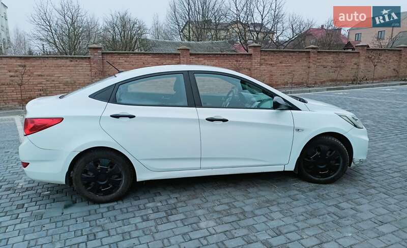 Седан Hyundai Accent 2013 в Луцьку