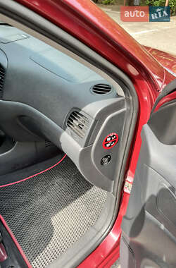 Хэтчбек Hyundai Accent 2008 в 