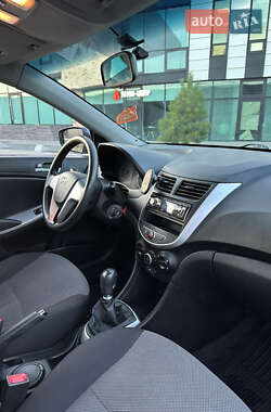 Седан Hyundai Accent 2012 в 