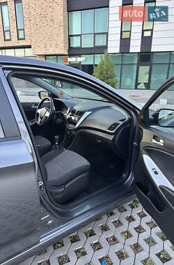 Седан Hyundai Accent 2012 в 