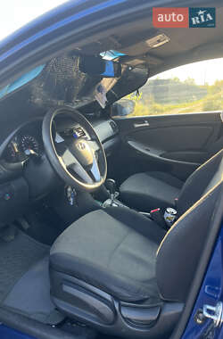 Седан Hyundai Accent 2011 в 