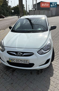 Седан Hyundai Accent 2013 в Львове