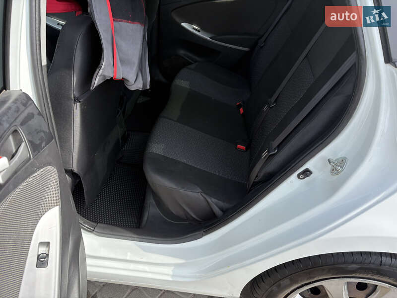 Седан Hyundai Accent 2013 в Львові