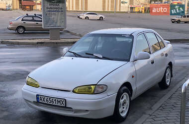 Седан Hyundai Accent 1997 в Харькове