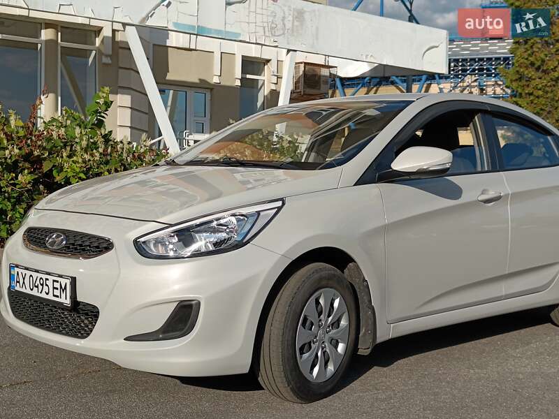 Седан Hyundai Accent 2015 в Харькове фото Седан Hyundai Accent 2015 в Харькове
