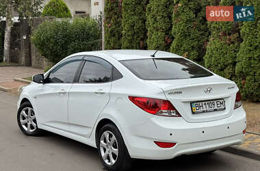Седан Hyundai Accent 2012 в 