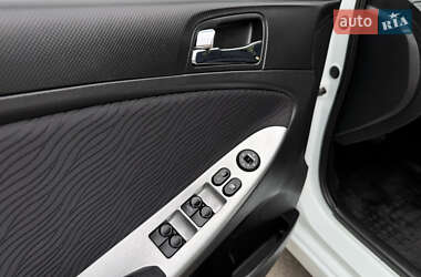 Седан Hyundai Accent 2012 в 