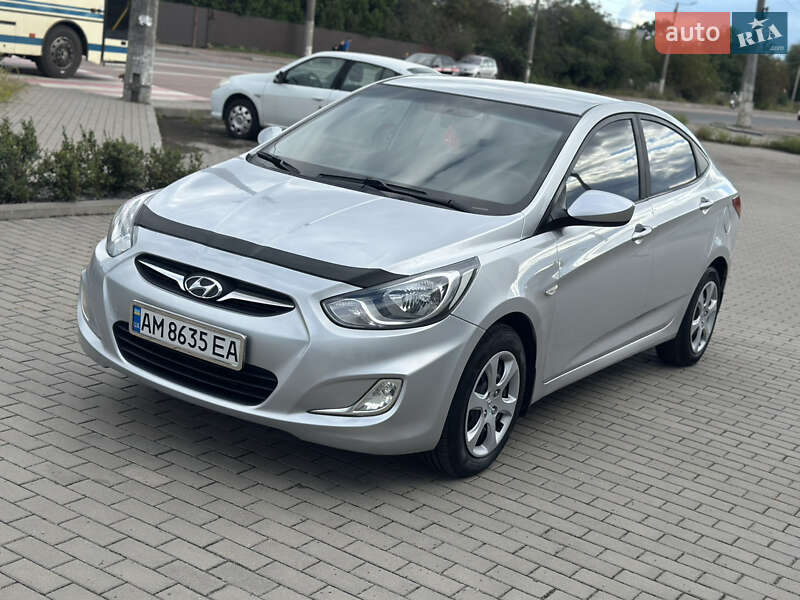 Седан Hyundai Accent 2011 в 
