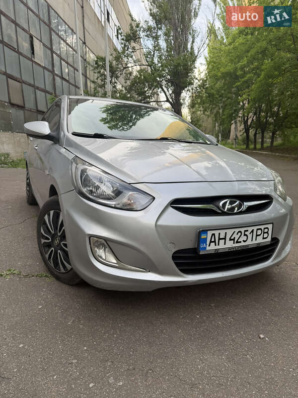 Hyundai Accent 2011