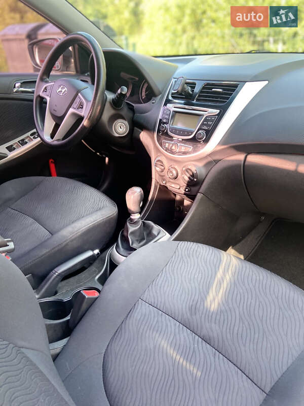 Седан Hyundai Accent 2012 в Киеве